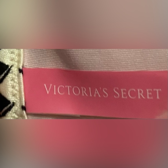 Victoria’s Secret Bikini Cheeky Swimsuit Bottoms. Medium. Beautiful Aztec print! - Picture 4 of 4